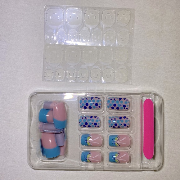 New Press On Nails Blue Pink Butterfly Motif Pattern 24pcs - Picture 2 of 2